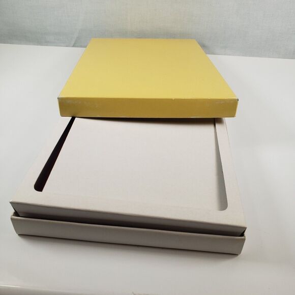 Vintage 1950's Hishikawa Moronobu Japanese Geisha Art Scarf Red Rayon Scarf - Picture 5 of 13